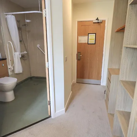 Jubilee Ground-floor Single Bedroom * Penrith